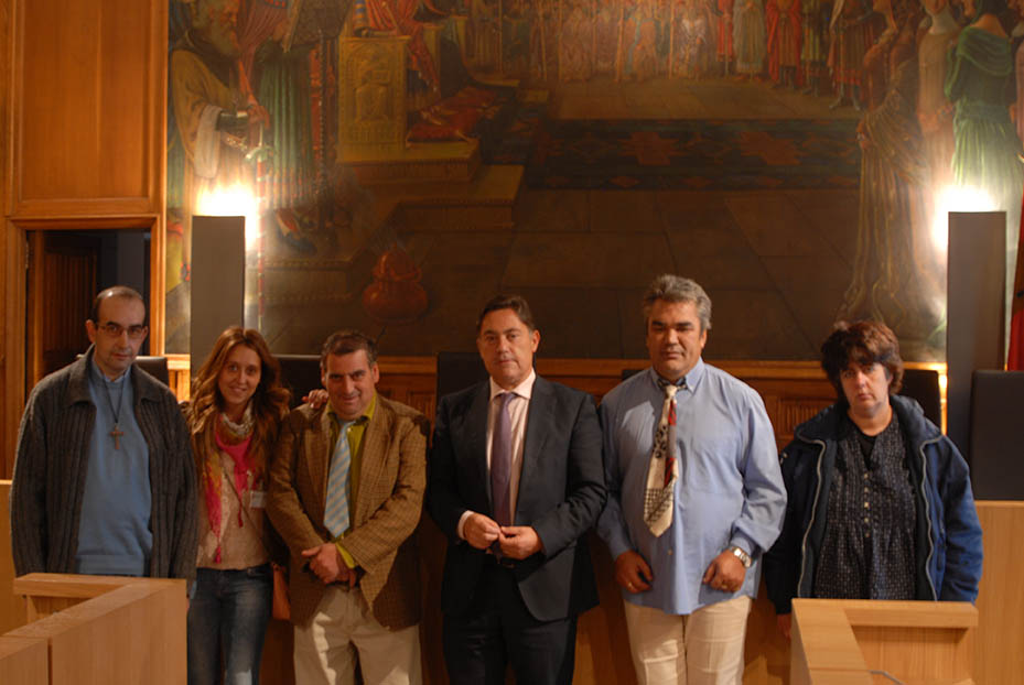 Desde el servicio de Trabajo Social se prestan a grandes rasgos…